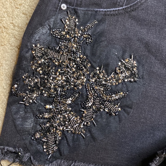 Black shorts size 12 with sequins - Picture 2 of 7